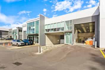 MORNINGSIDE WAREHOUSE/OFFICE WITH SEVEN PARKS
