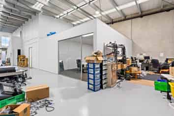 MORNINGSIDE WAREHOUSE/OFFICE WITH SEVEN PARKS
