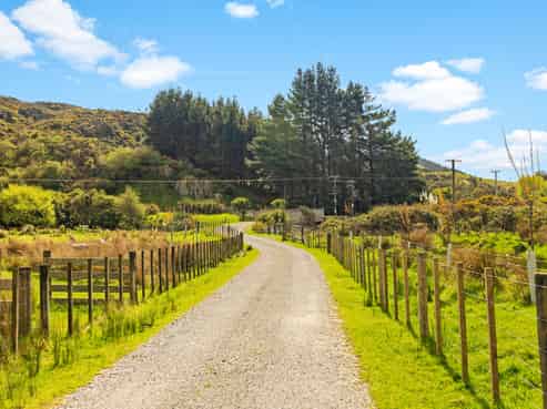 520 Makara Road, Makara