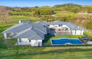100 Hauora Lane, Waitoki