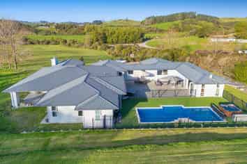 100 Hauora Lane, Waitoki
