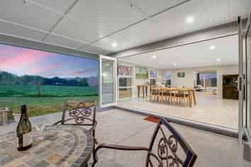 100 Hauora Lane, Waitoki