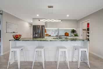 100 Hauora Lane, Waitoki
