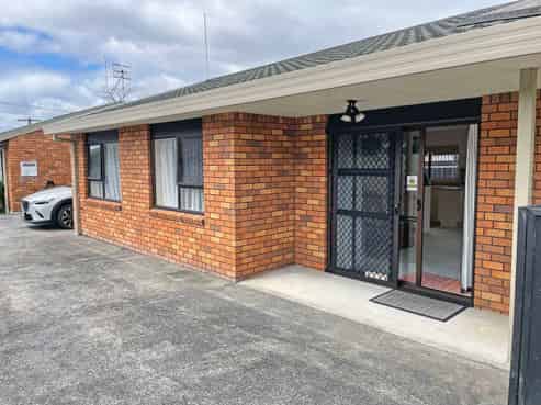 16B North Street, Woodhill