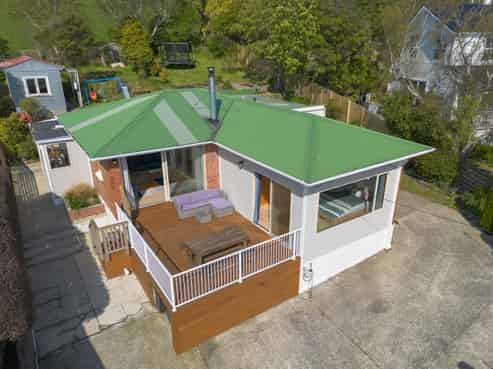 34 Bayne Terrace, Macandrew Bay