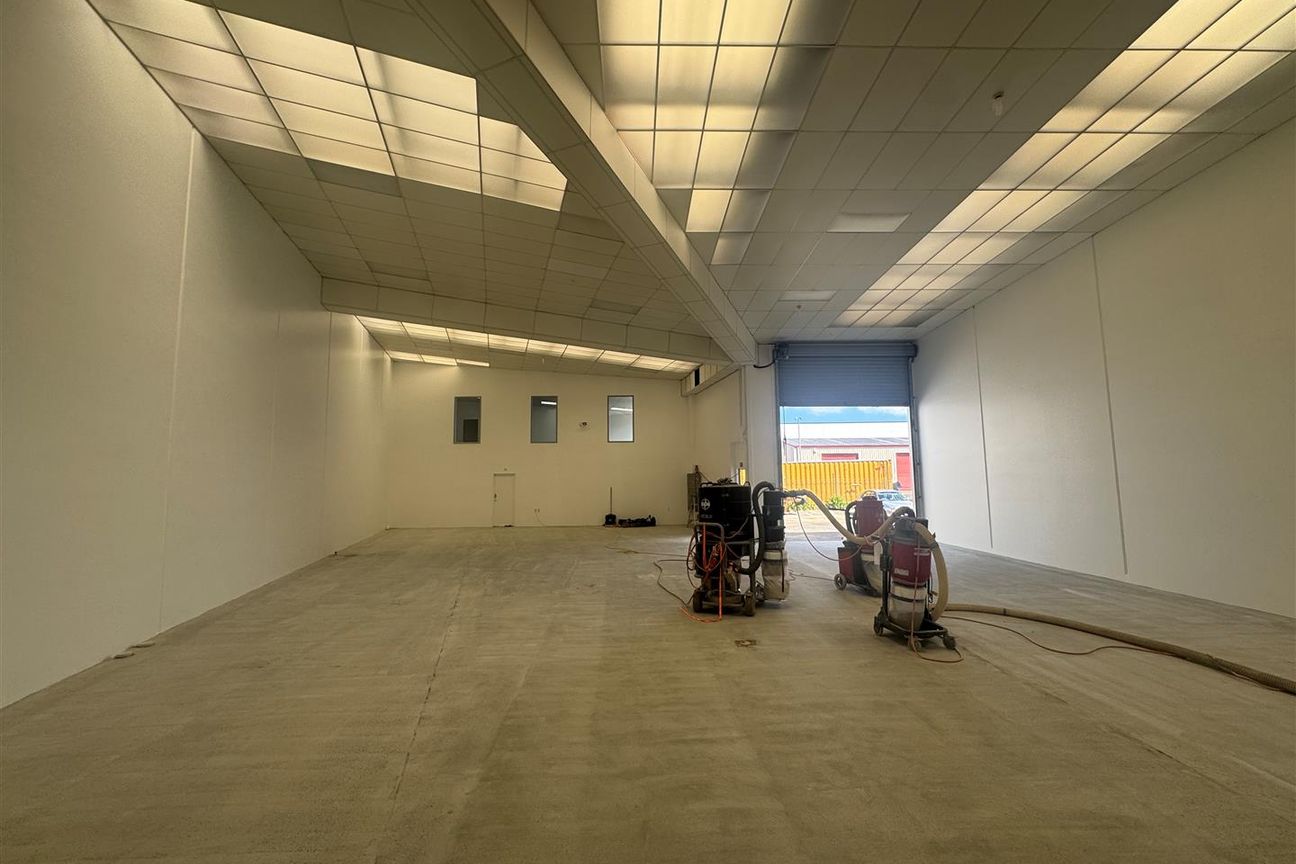 Available Now! Refurbished Warehouse in St Johns - Ansicht 3