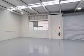 AFFORDABLE REFURBISHED VACANT 110M² UNIT
