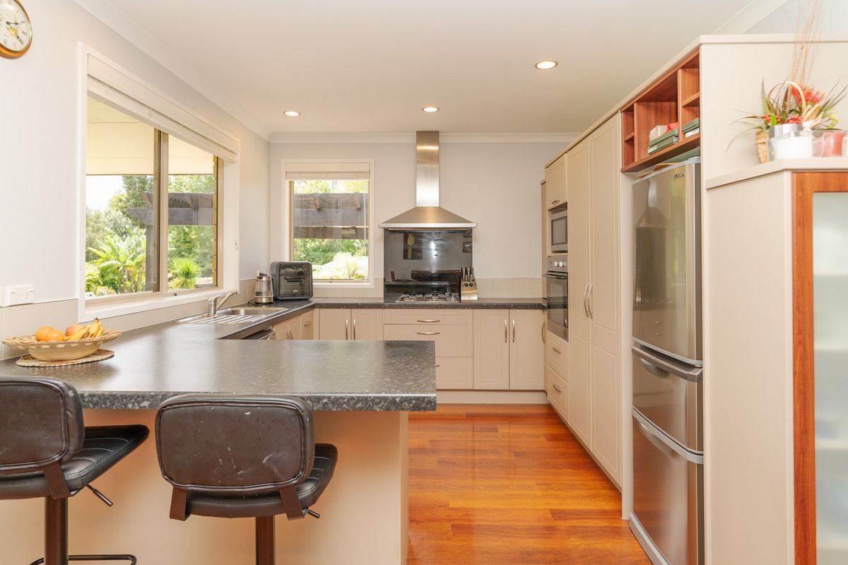 LOW MAINTENANCE, BEAUTIFUL GARDENS, WALK TO TOWN - Altro