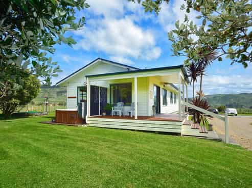 80 Lane Road, Mahia