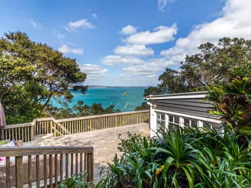 9 Upland Road, Omiha