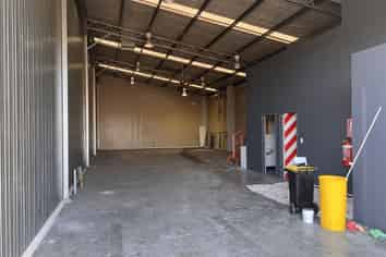 Convenient Stoke Warehouse