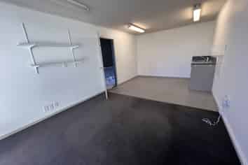 Convenient Stoke Warehouse