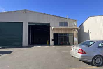 Convenient Stoke Warehouse