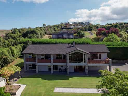 534 Gillespie Place, Acacia Bay