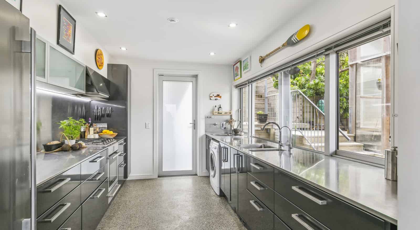 100 Owhiro Bay Parade, Owhiro Bay, Wellington City For Sale