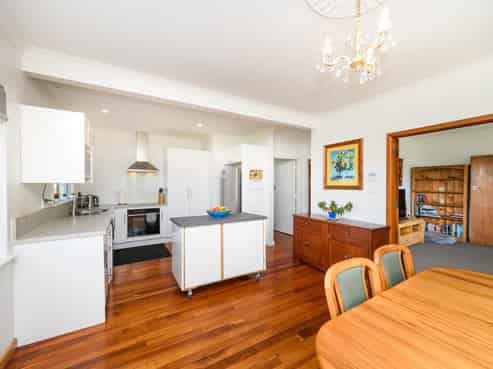 106 Cemetery Road, Sanson
