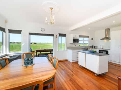 106 Cemetery Road, Sanson