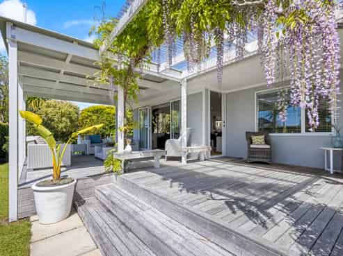 19 Harbour View Road, Point Wells