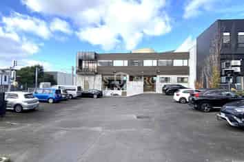 951SQM A-Grade Warehouse & Office | Mount Eden