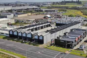BRAND NEW COMMERCIAL UNIT FOR SALE
