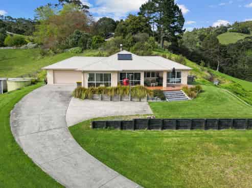 66 Manuka Grove, Helensville
