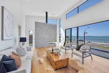 58 The Esplanade, Eastern Beach
