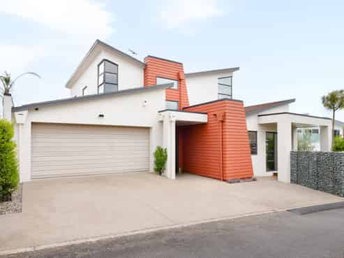 16 Sheriff Place, Riverlea