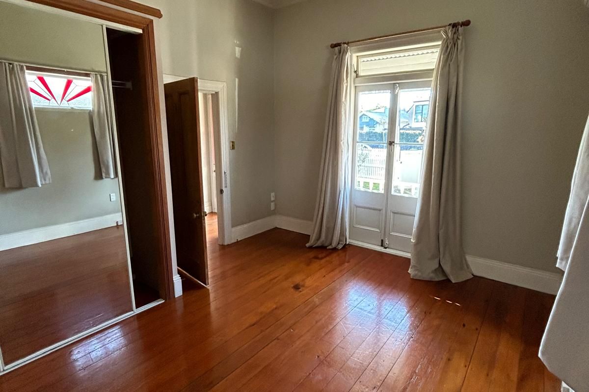 Spacious Villa in Double Grammar Zone - Fler