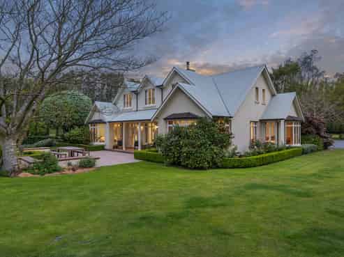 54 Wroots Road, Kennedys Bush