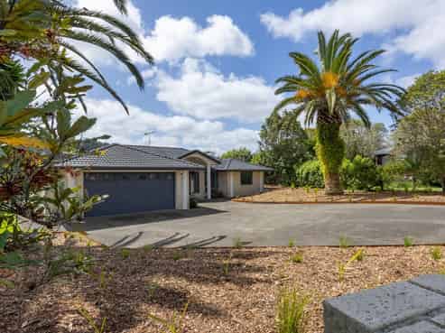 14 Applemoors Way, Riverhead