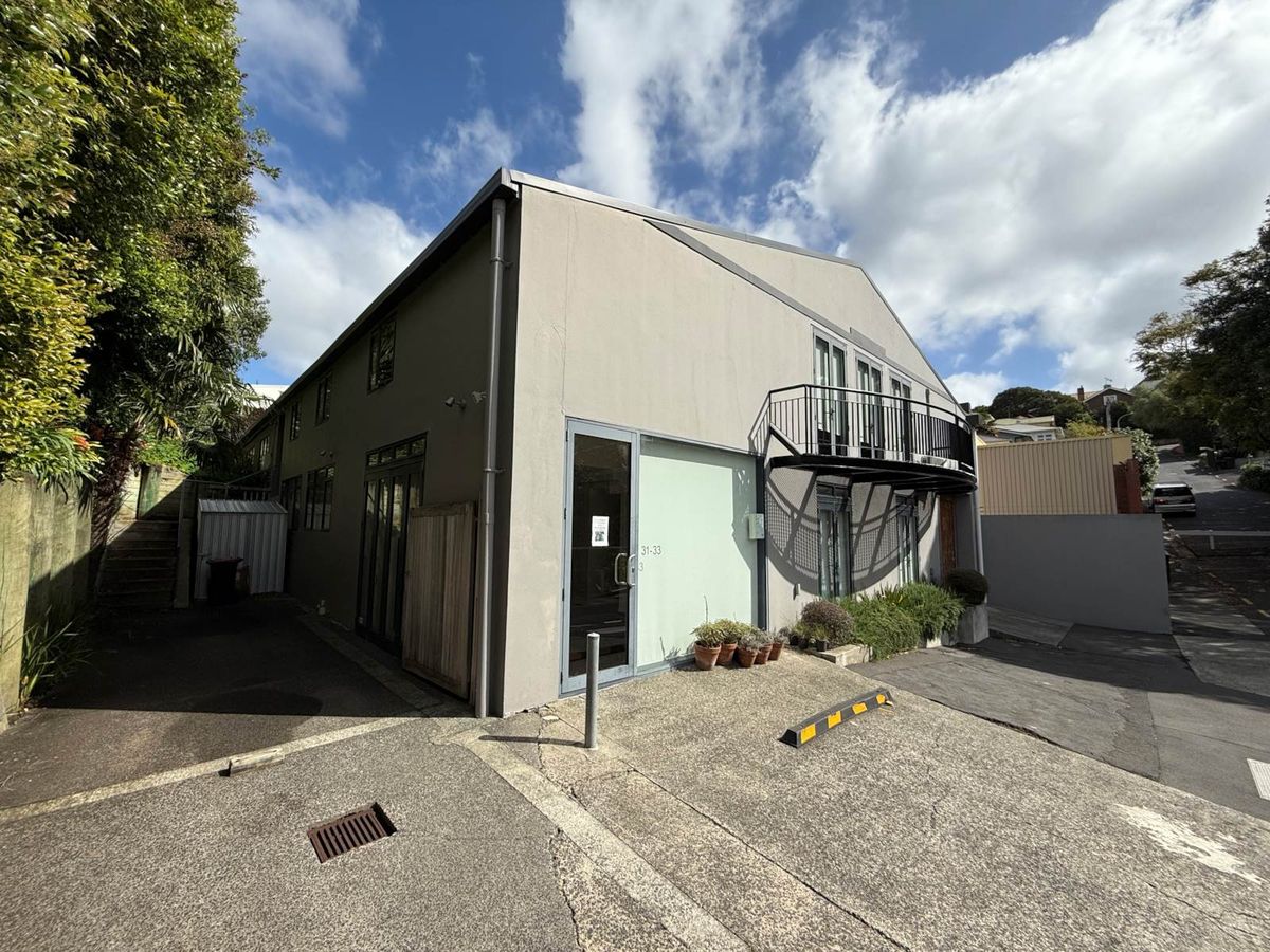 UNIQUE STAND-ALONE PARNELL PROPERTY