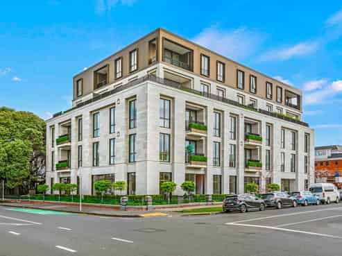 PREMIUM PARNELL MEDICAL OFFICE PREMISES
