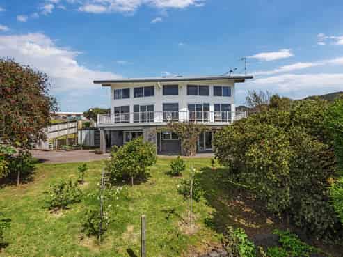 2 Pollen Street, Matata