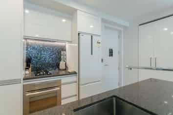 10/104 Lion Place, Epsom
