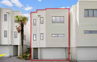 50/21 Hunters Park Drive, Three Kings