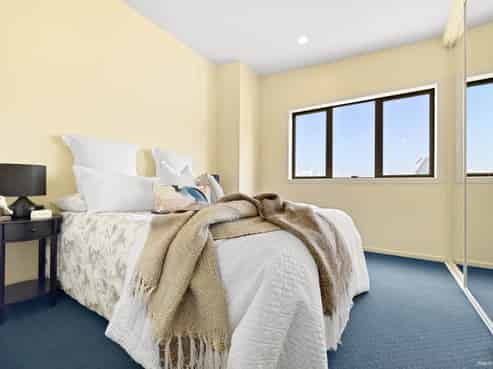 50/21 Hunters Park Drive, Three Kings