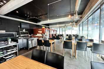 TURNKEY RESTAURANT OPPORTUNITY!
