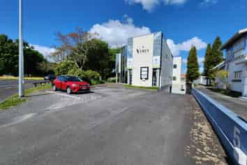 Smart Office Building in Central Hamilton