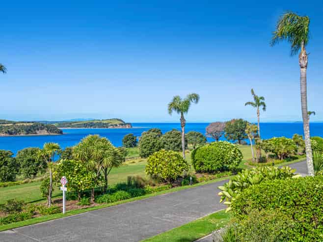 13 Pacific Cliffs Drive, Gulf Harbour