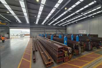 Top Quality Levin Warehouse - Sub-lease!