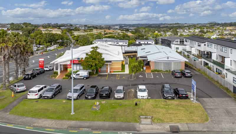 950 East Coast Road, Northcross