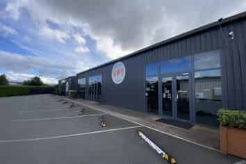 High profile Omokoroa retail shop
