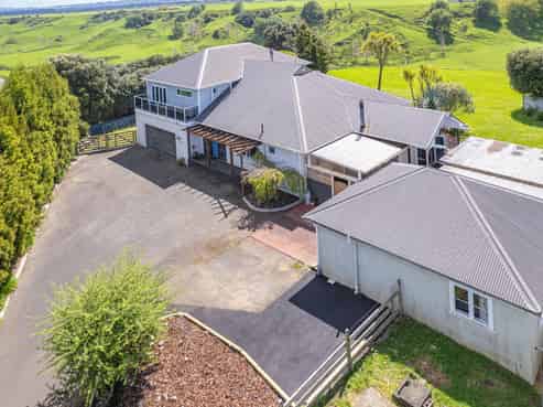 100 Western Line, Brunswick