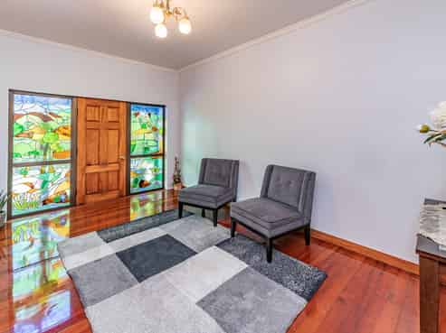 100 Western Line, Brunswick