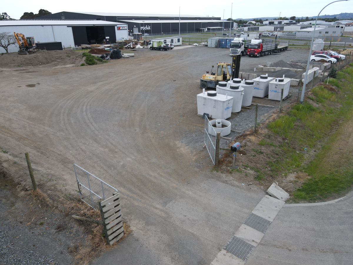 Need Yard Or Parking ! - Ansicht 6