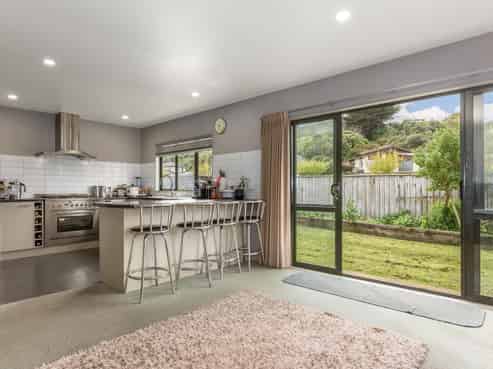 10 Fiordland Place, Aotea