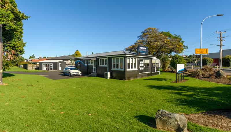 3 Millers Road, Brookfield