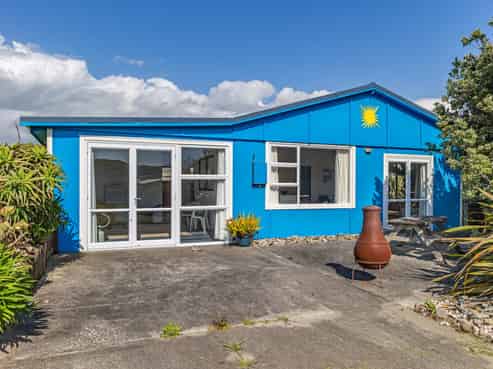 5 Mahuri Street, Himatangi Beach