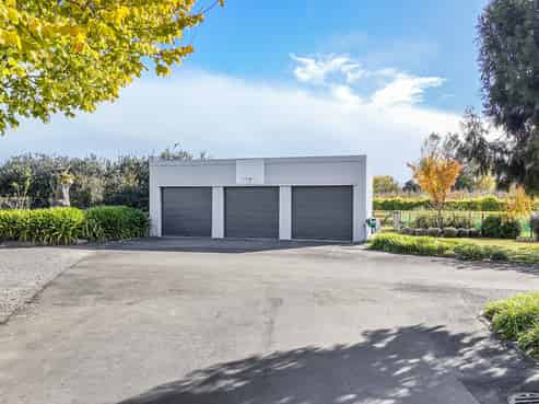 125 Longlands Road West, Longlands