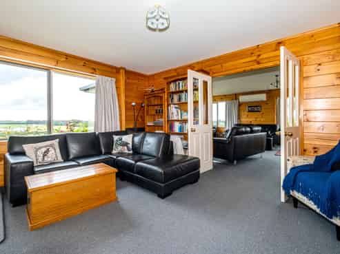 587 Pleasant Point Highway, Levels